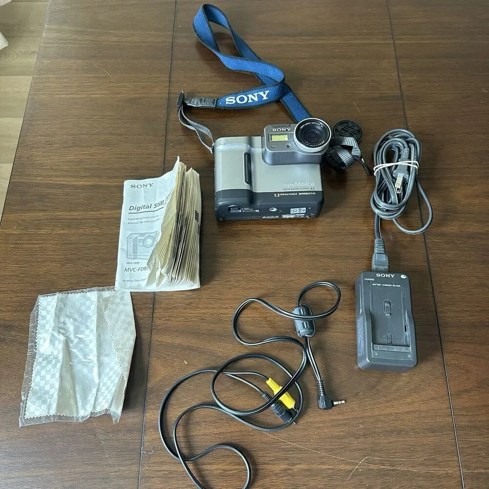 Sony Mavica MVC-FD88 Digital Still Camera Battery Charger Floppy Disk WORKS